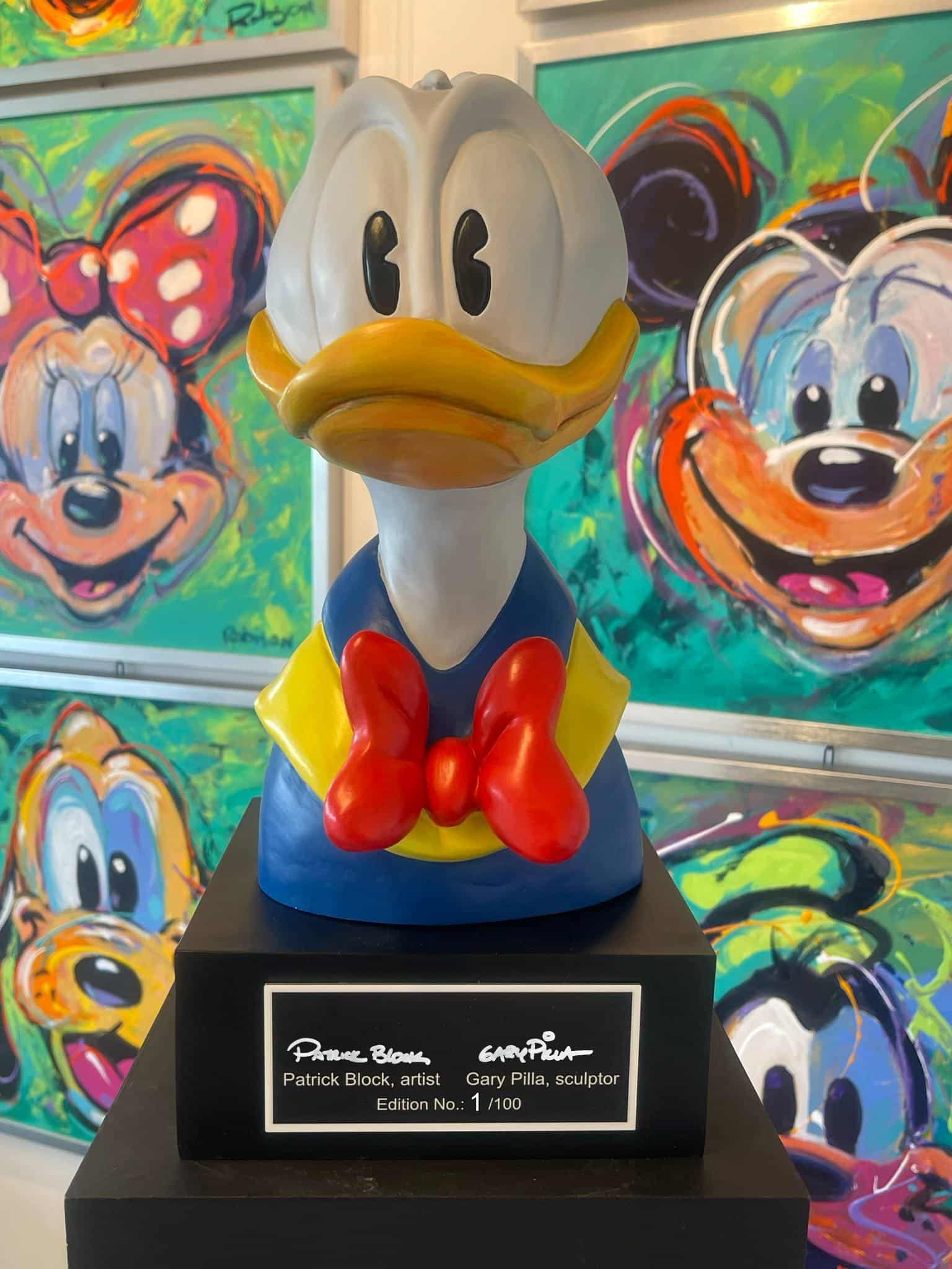 Hand-signed aluminium plaque for Donald Duck resin bust